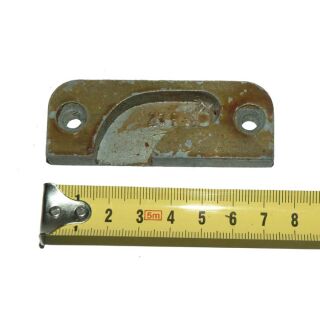 Schließblech für Schwingflügel rechts 27 x 74 x 10 mm R27 SchrankP306/1