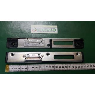 GU Schließblech HT- Schließblech U-Profil, 30 x 5mm, mitte Falle 146mm, Länge 216mm (ohne Endstücke gemessen) , mit Austauschstück, Nutlage 14mm mit Endstücke Rechts FachX1251
