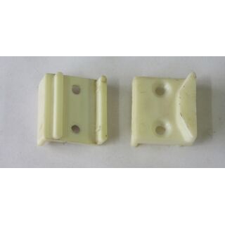 Schließblech Kunststoff 27x30mm weiß FachP4613